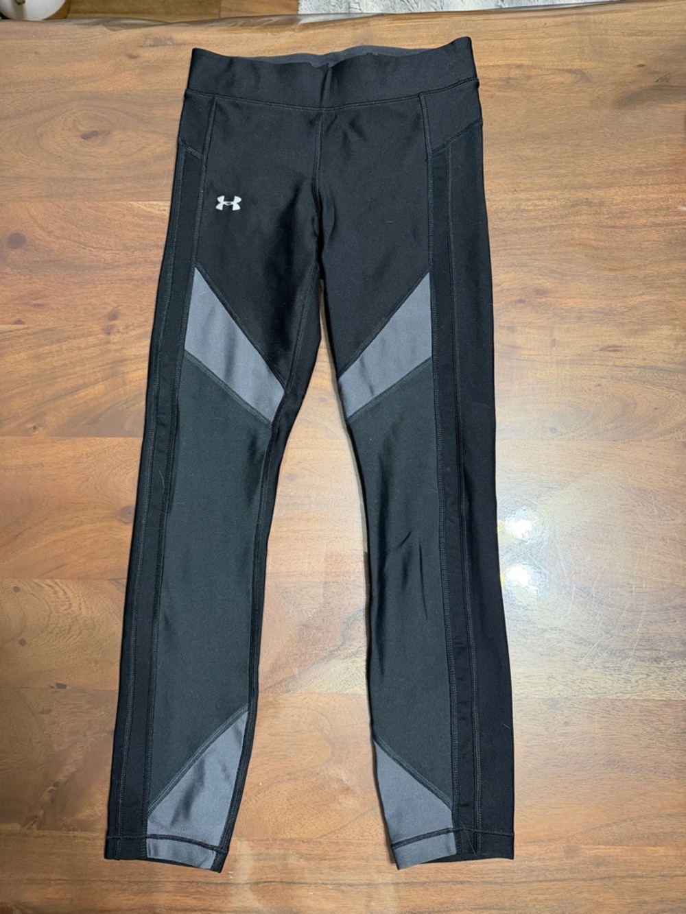 Under Armour Black Leggings with Gray Chevron Panels and Reflective Logo